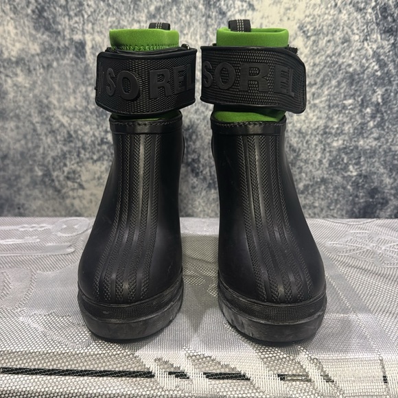 Sorel Medina III black rubber waterproof high heeled boot green accents neoprene - Picture 3 of 7